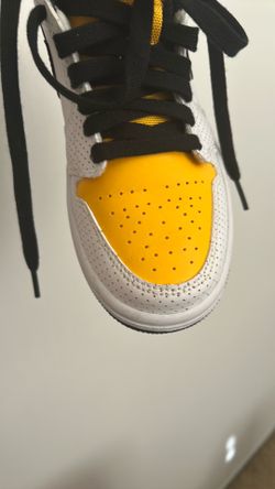 Jordan 1 mid taxi