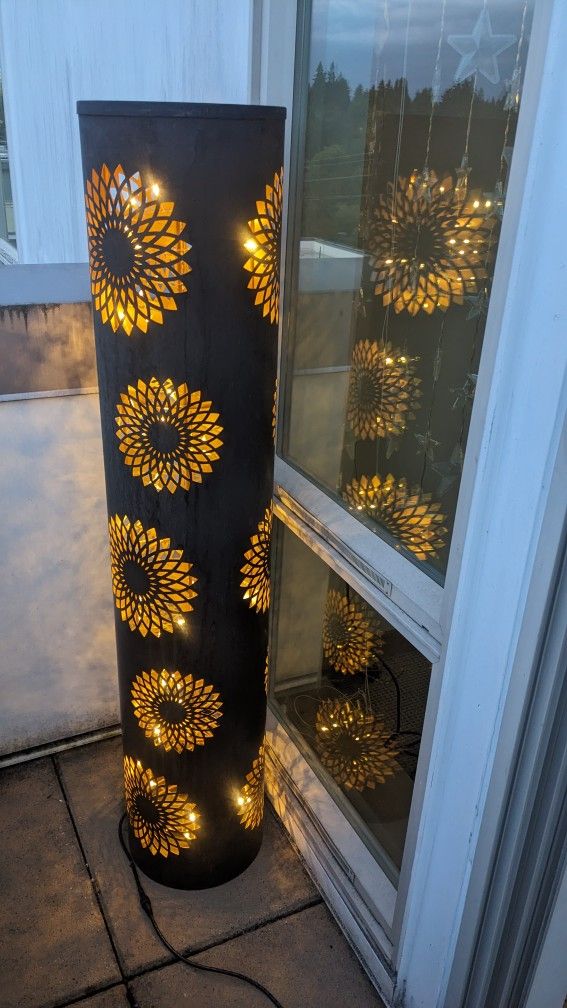 Costco outdoor sun flower lamp for Sale in Seattle, WA OfferUp