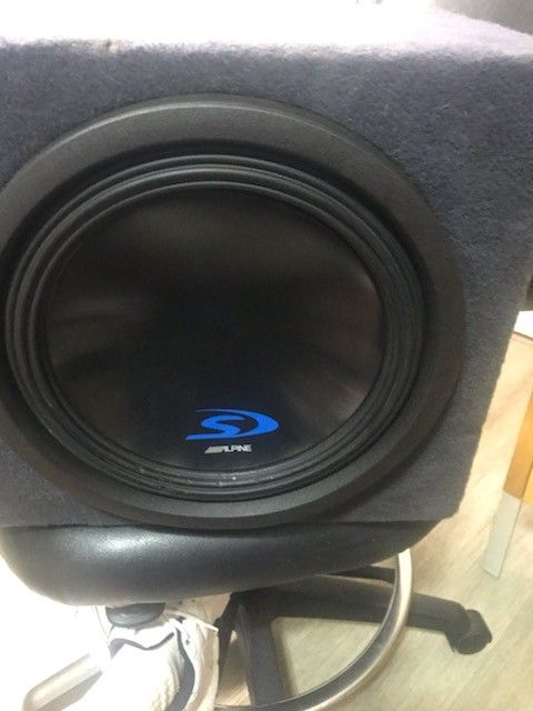 Hardly Used Alpine S-W12D4 12" Type-S Subwoofer With Sealed Enclosure For Sale.