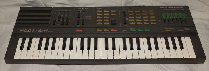 Yamaha portasound PSS-360 electronic keyboard