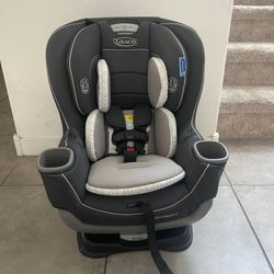 Graco Extend2Fit Convertible Baby Car Seat, Rear and Forward Facing, Adjustable Extension Panel for Extra Legroom, Gotham