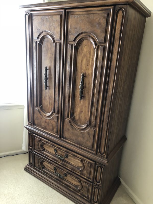 Dresser Cabinet For In Toms River Nj Offerup