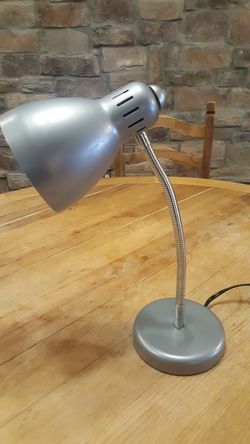 Desk lamp