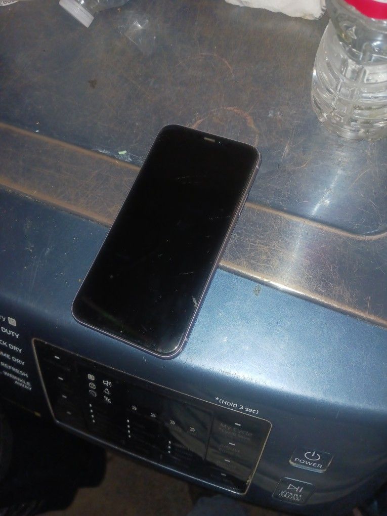 IPhone 11 Cell Phone