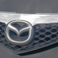 2004-2009 Mazda 3 Front Radiator Grille BR5H 50 712 2.0L L4 AT OEM