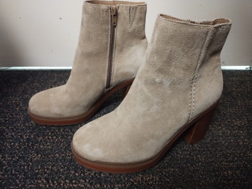 Women's Boots Size 7.5