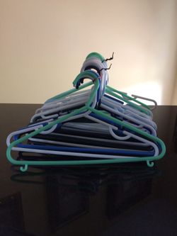 28 Children hangers