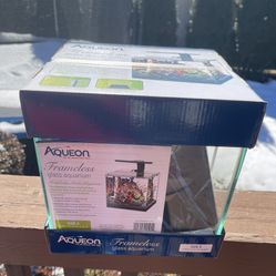 Aqueon 3 Gallon Frameless Cube Aquarium 