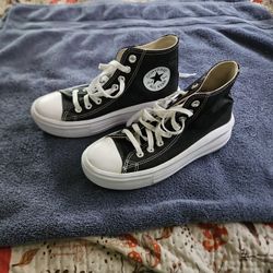 Converse Women's Size 7.5 used