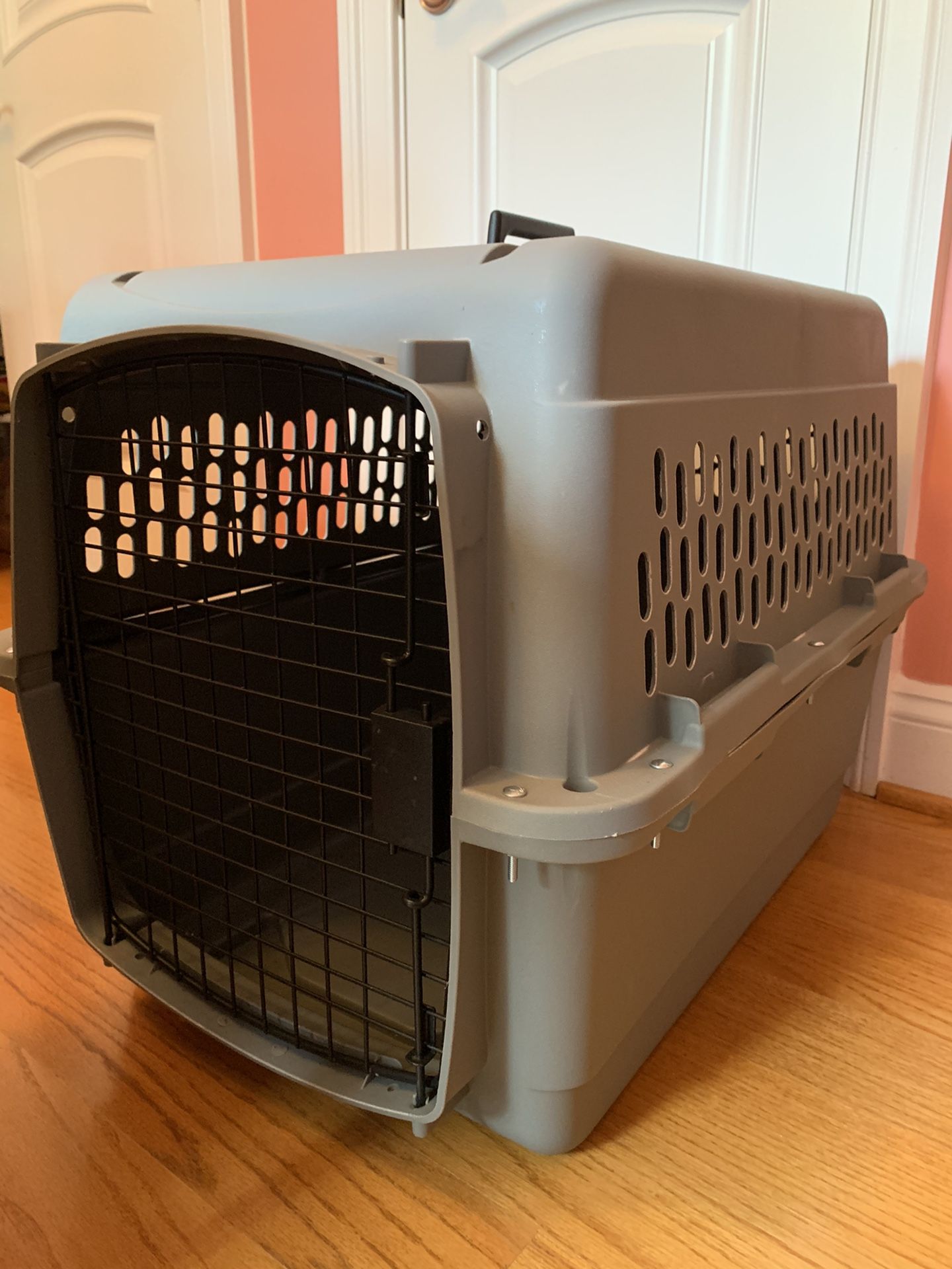 Pet Crate / Carrier
