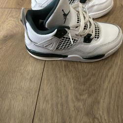 Boys Jordan 4