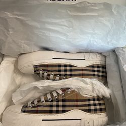 Burberry Sneakers 
