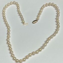Effortless Glamour 18 Akoya Pearl Necklace in 14k Gold for Any Outfit