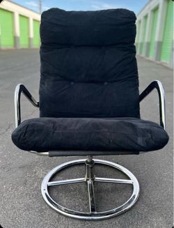 Vintage Black Swivel Lounge Chair