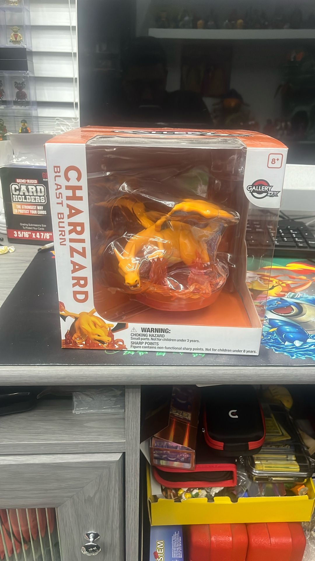 Pokémon Center, Charizard  Figure