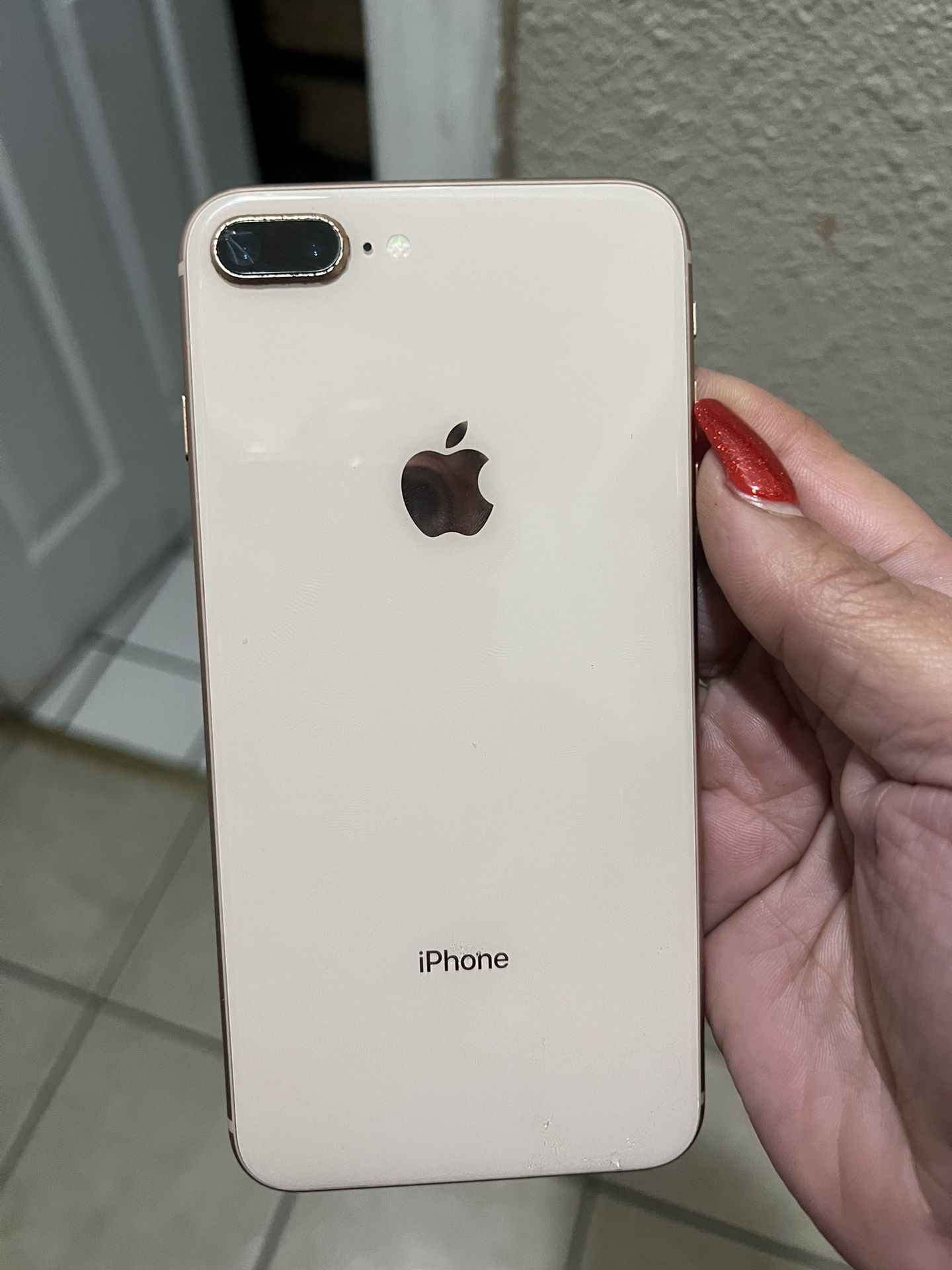 iPhone 8 Plus