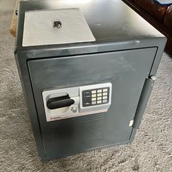 Electronic Business Safe $150
