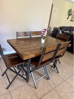 Dining table/ Nook table