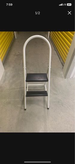 2-Step Folding Step Ladder with Handle