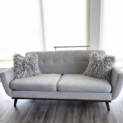 Gray Comfy Couch (Good as New)