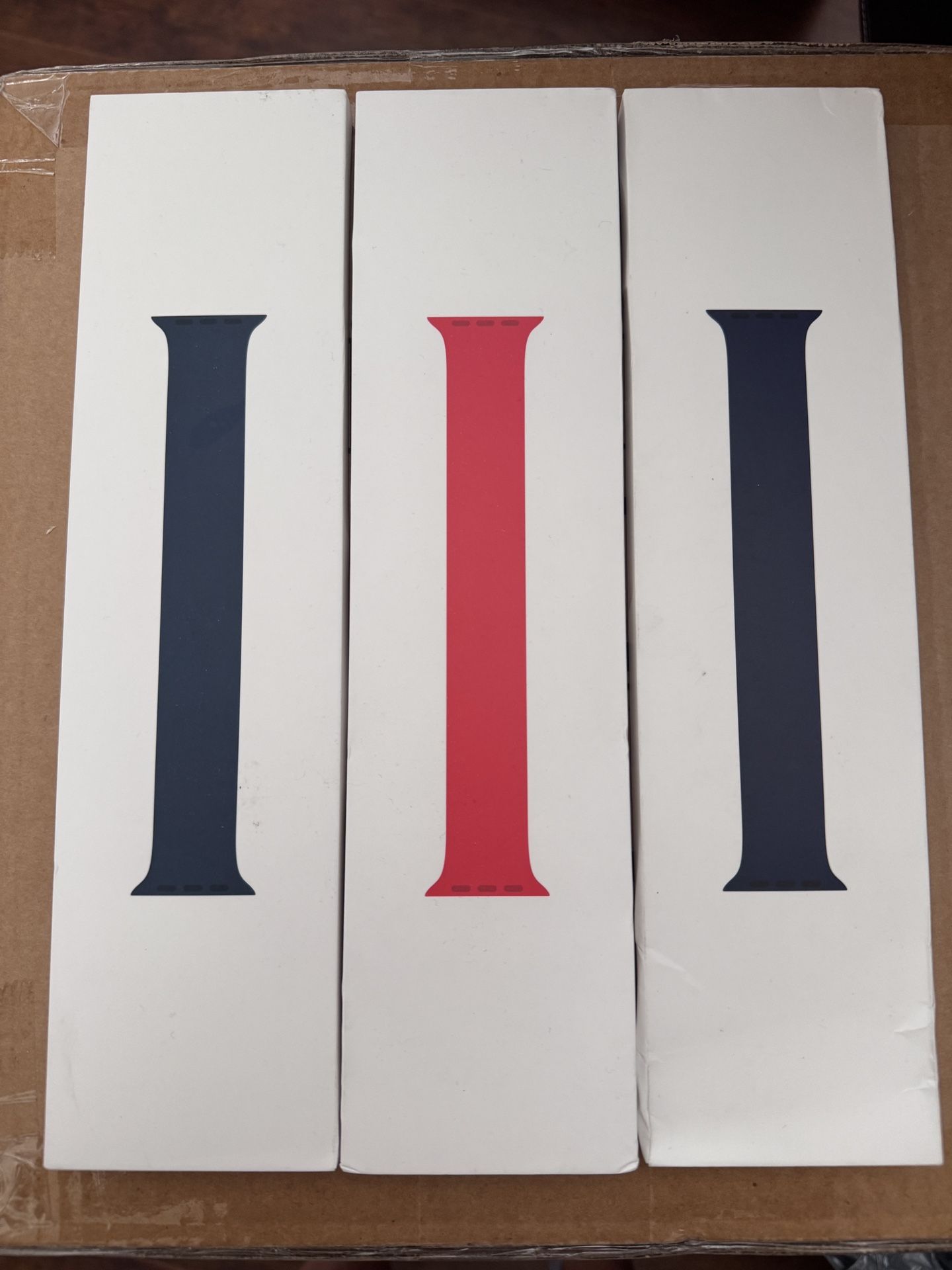 3 Genuine Apple Solo Loop 44mm Size 6. Kendall Area