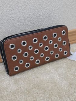 NWT Fossil Sydney Zip Clutch 