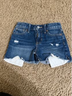 Little girl shorts size 6 (6 years old)
