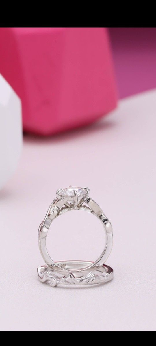 Engagement Ring & Wedding Band