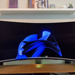 LG Ultragear 45” Curved - Excellent Condition 