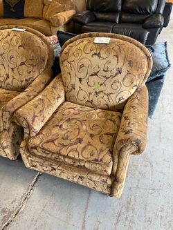 Vintage Overstuffed Upholstered Arm Chair (IN STORE)