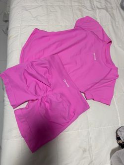 DFYNE Pink Activewear Set Crop Top and Shorts