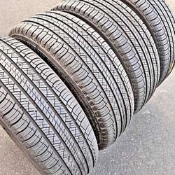 235/65/18 Vendo Un Set De Llantas Marca Michelin En Muy Buenas Condiciones De Vida Las 4 🚀💥