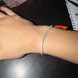 7.5 in 2.5 mm tennis bracelet mossanite vvs 1