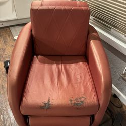 Brookstone OSIM uStyle2 Massage Chair in Sunset Red