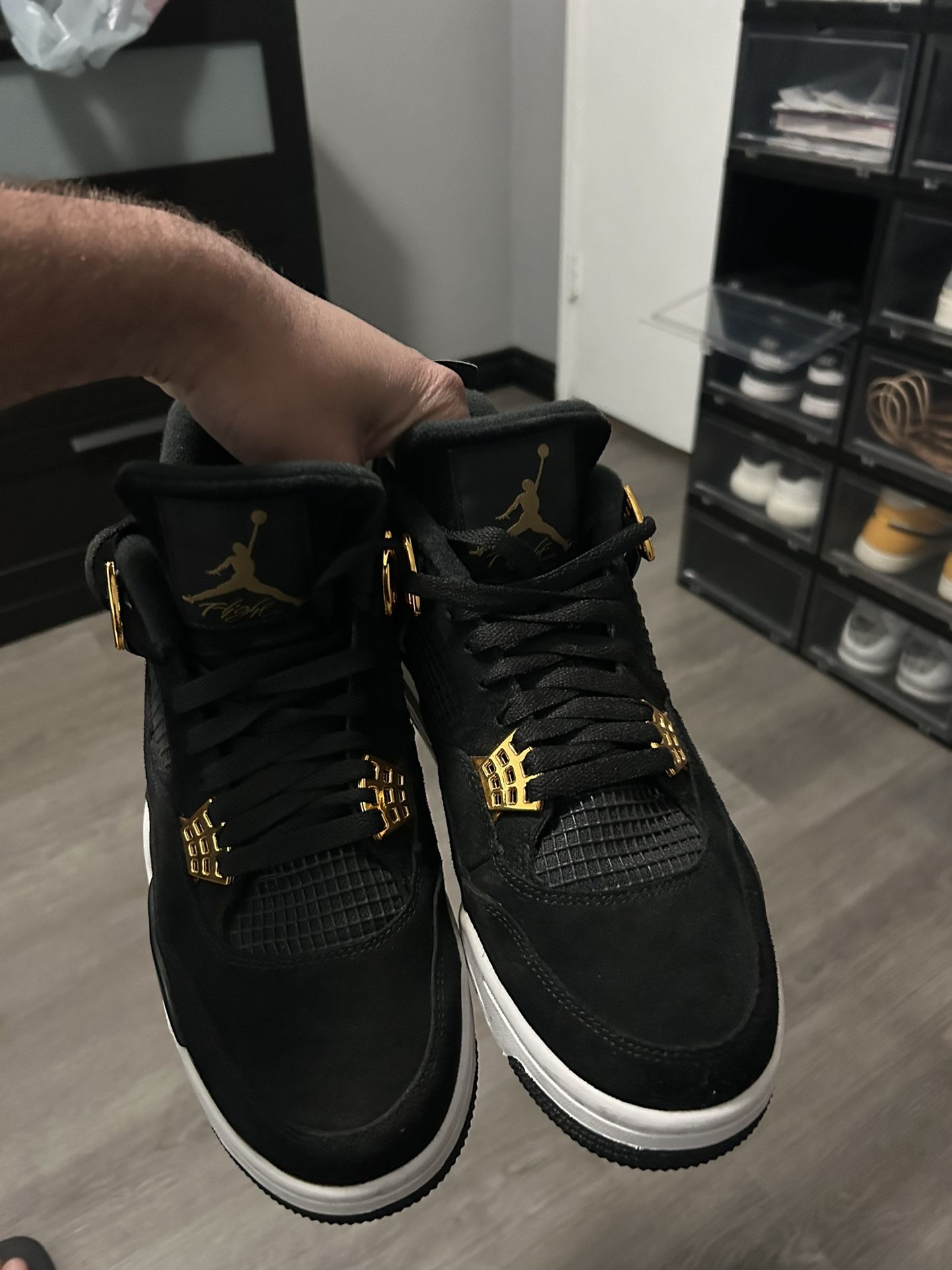 Air Jordan 4 Royalty