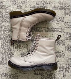 Dr. Doc Martens 8 Eyelet Zip Up Leather Boots Taupe Beige Women’s Size 5