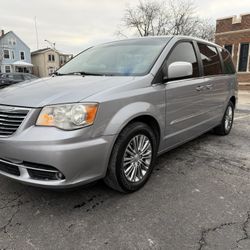 2013 Chrysler Town & Country