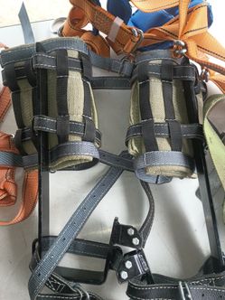 Climbing tree harness all for $ $250 or best offer   good condition