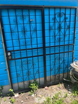 Door gate