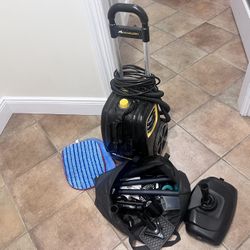 McCulloch MC1385 Deluxe Canister Steam Cleaner working