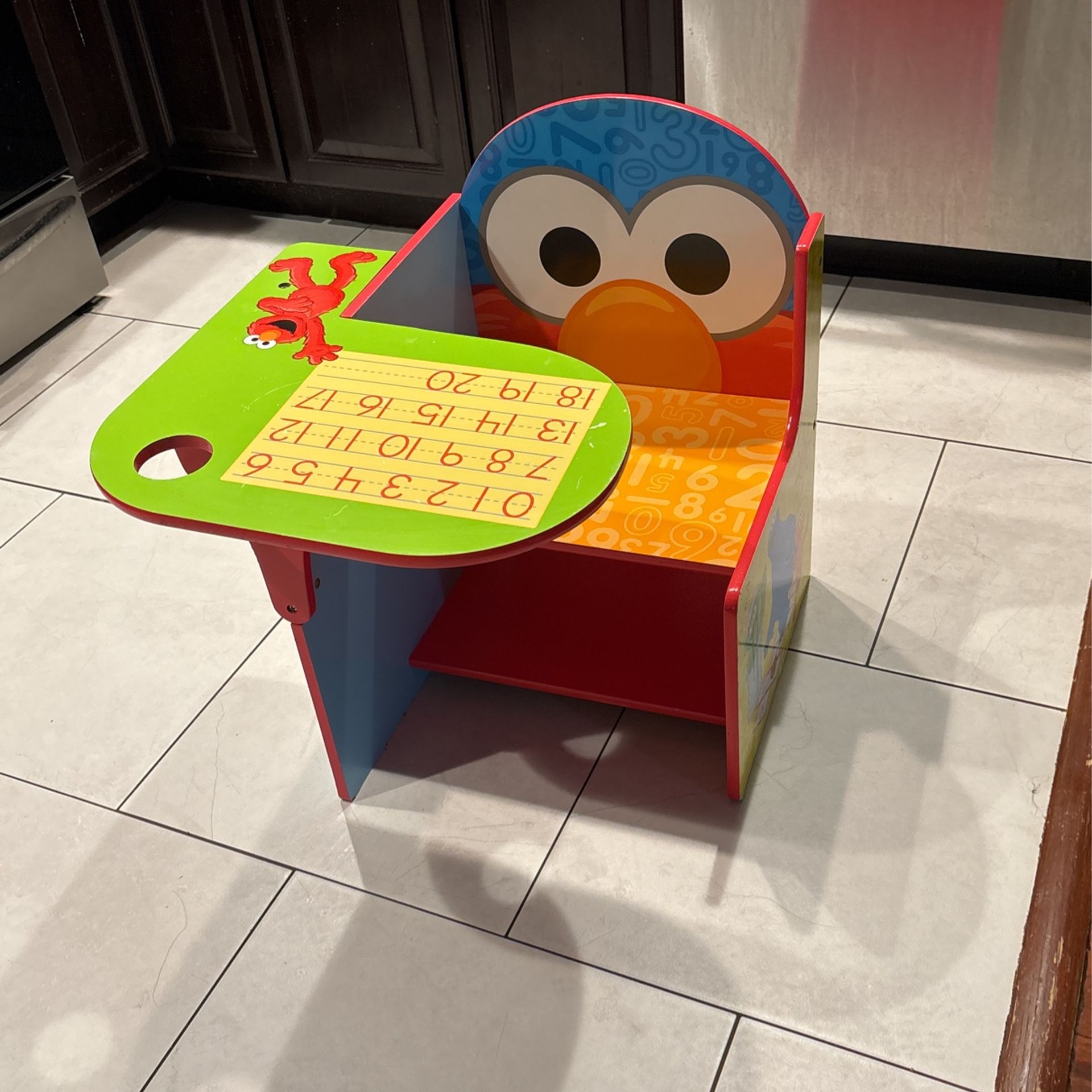 Sesame Street- Elmo Chair