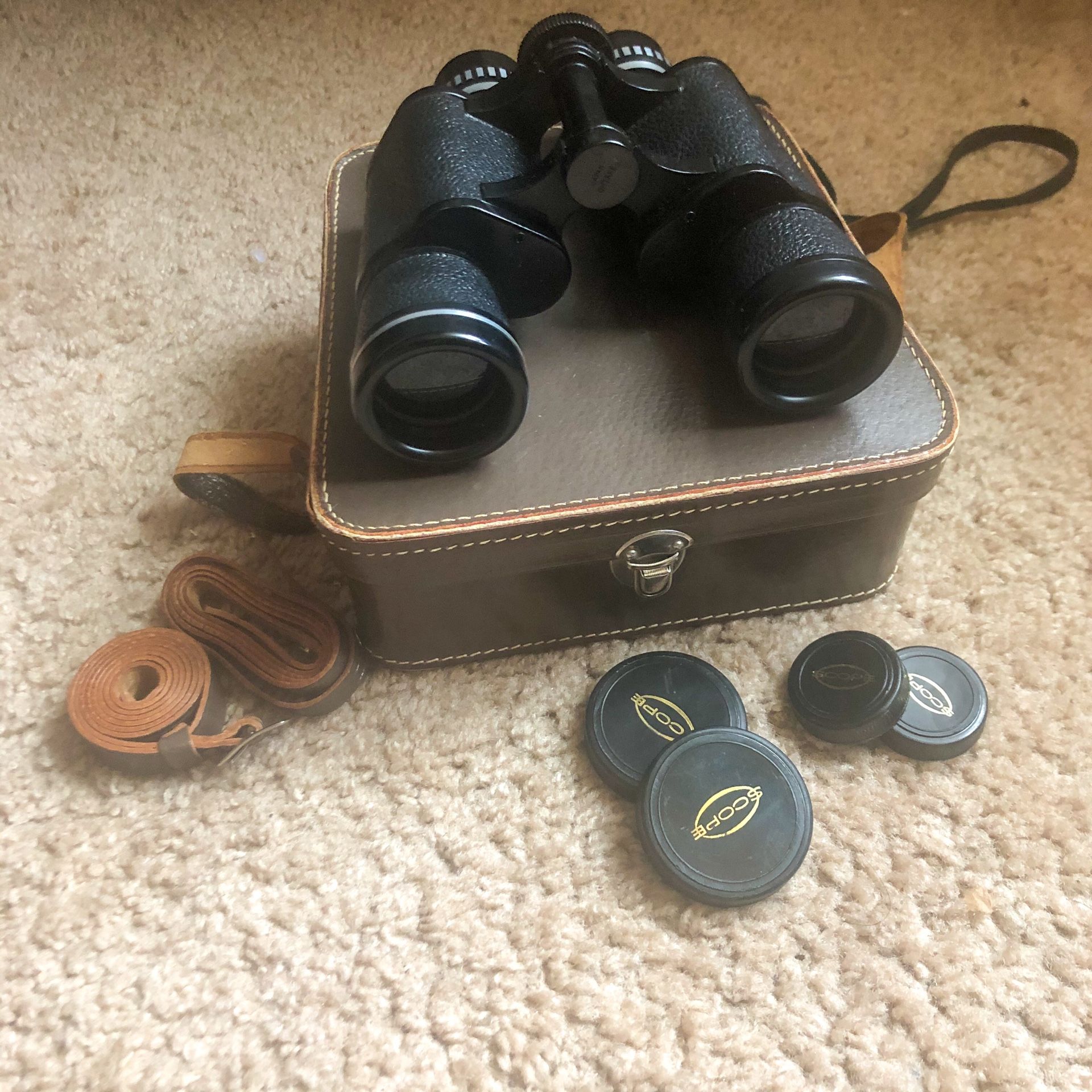 Vintage Scope Binoculars with Case Model 3003. 7 x 35 Center Focus