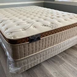 Full Size Organic Cloud Comfort Europillow Top Mattress  Boxspring 