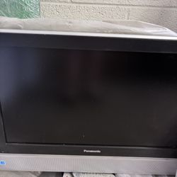Panasonic 23 inch LCD TV TC-23LX50