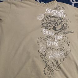 Super sick 2000s ecko shirt