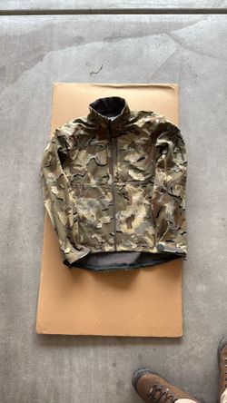 KUIU Guide Jacket (Large, “Valo” Camo)