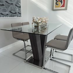 City Furniture Dining Table And Chairs 