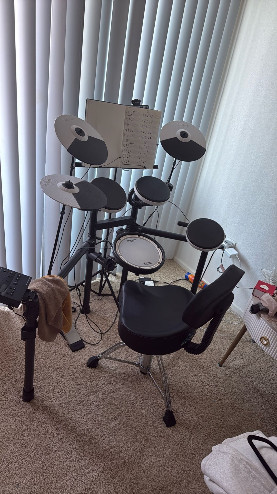 Roland Electronic Drum Set (TD-02KV)