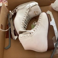 Artiste Skates 31/32c Free