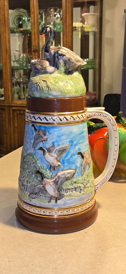 🦆 Vintage Canadian Goose Lidded Beer Stein 3D Wildlife Scene Rustic Cabin Decor